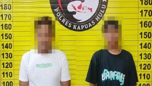 Dua Pria Kapuas Hulu Ditangkap Saat Diduga Transaksi Sabu di Jalan Nanga Kantuk