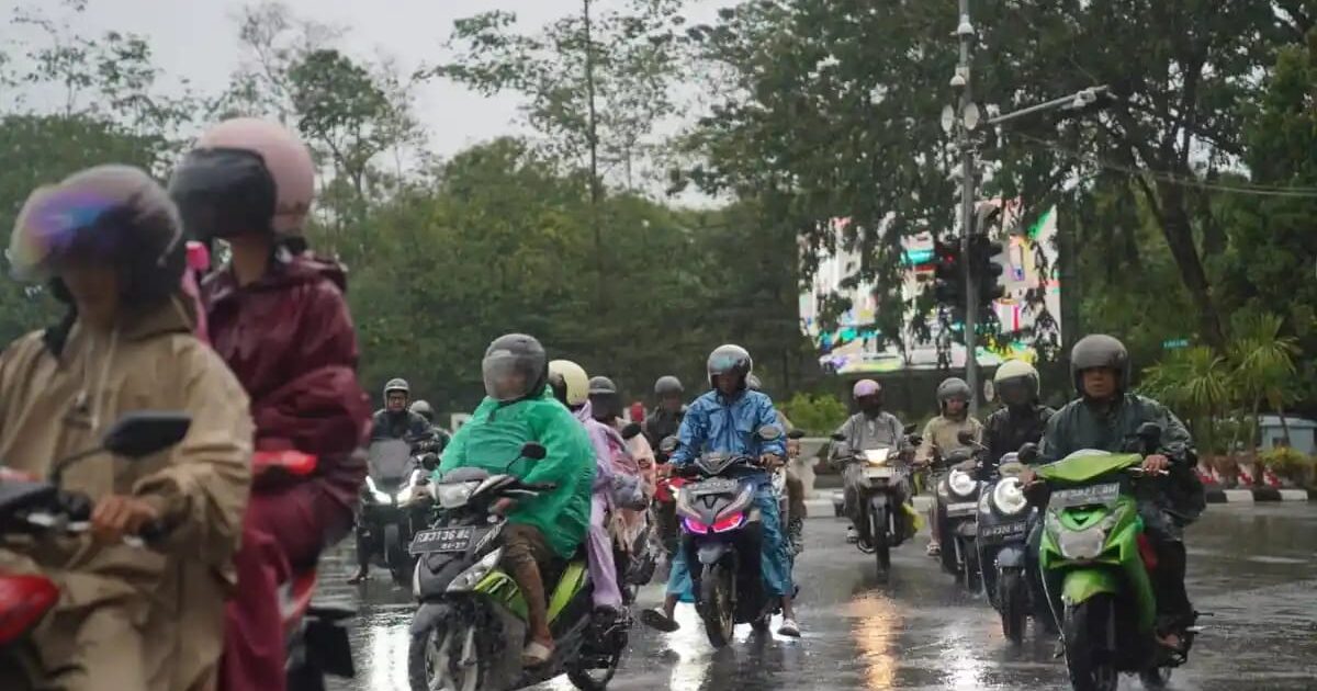 Cuaca Kalbar Besok 1 Mei 2026, Hujan Guyur 14 Daerah