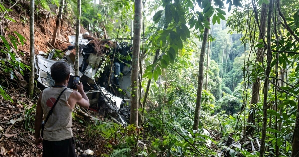 Helikopter PK-CFX Jatuh di Sekadau, Tim Gabungan Evakuasi