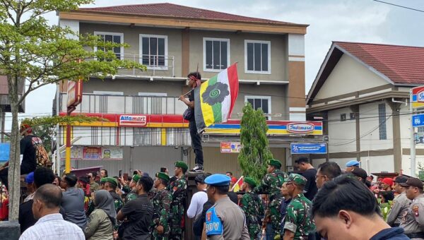 Aksi Damai Kawal Sidang Praperadilan di PN Sintang, Massa Tuntut Keadilan Tanpa Intervensi