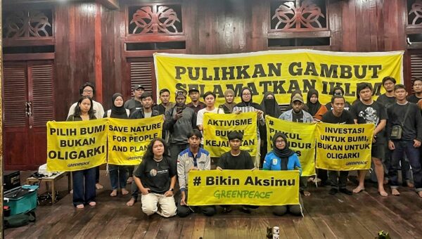 Nobar “Pesta Babi”: Potret Eksploitasi Hutan di Tanah Papua