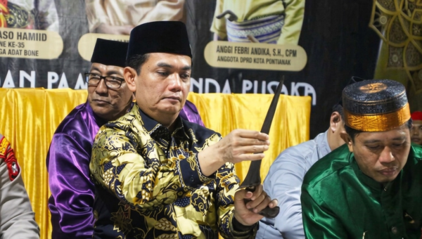 ​Pesona Festival Mattompang Pontianak Rawat Budaya Bugis