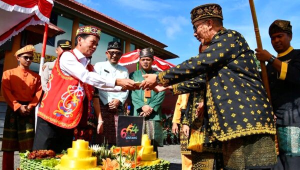 Hari Jadi Kota Sintang ke-664, Bupati Bala Pimpin Upacara Khidmat