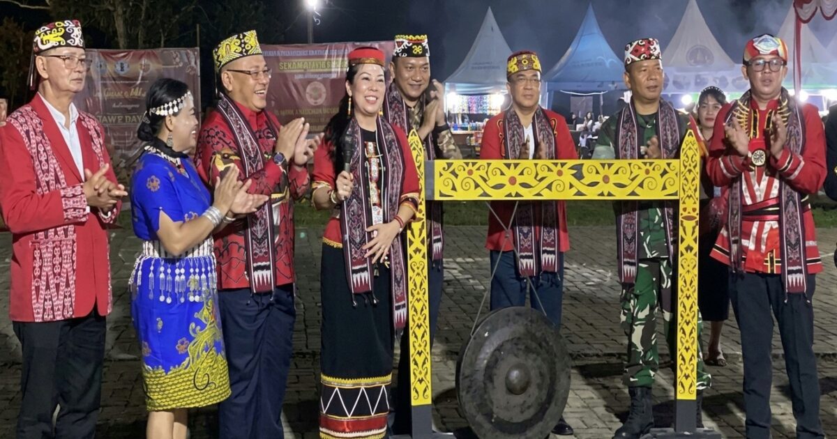 Gawe Dayak Naik Dango XXVI Singkawang Resmi Dibuka