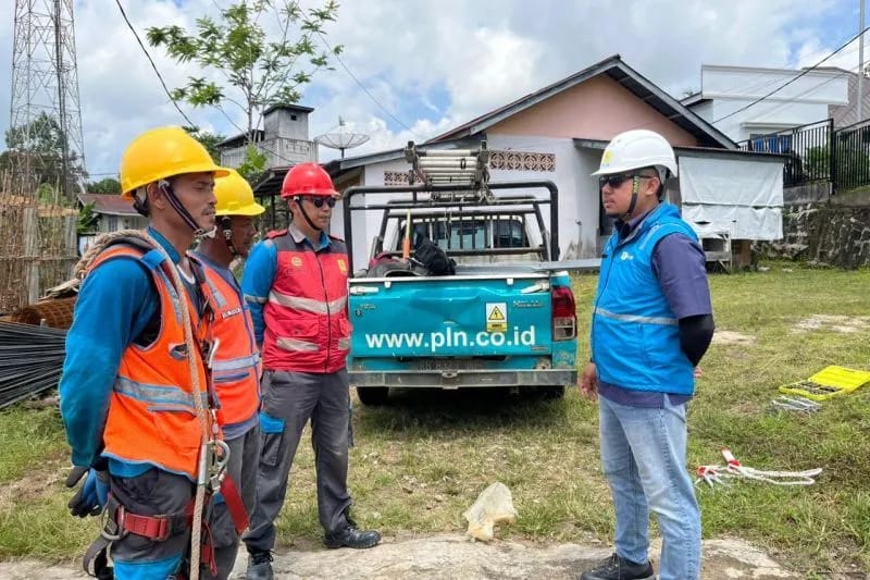 PLN Sanggau Perkuat Keandalan Listrik Lewat Pemeliharaan Gabungan