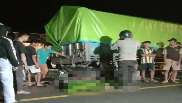 Pemotor Tewas Tabrak Truk di Selakau Sambas