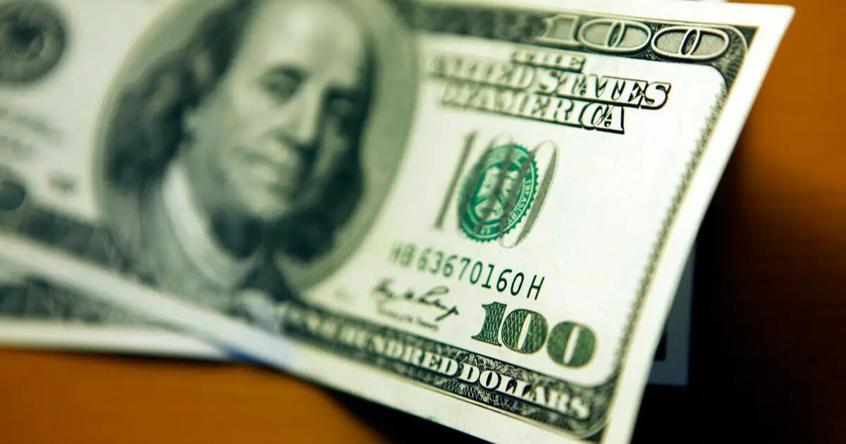 Dolar AS Diprediksi Menguat, Emas Masih Fluktuatif