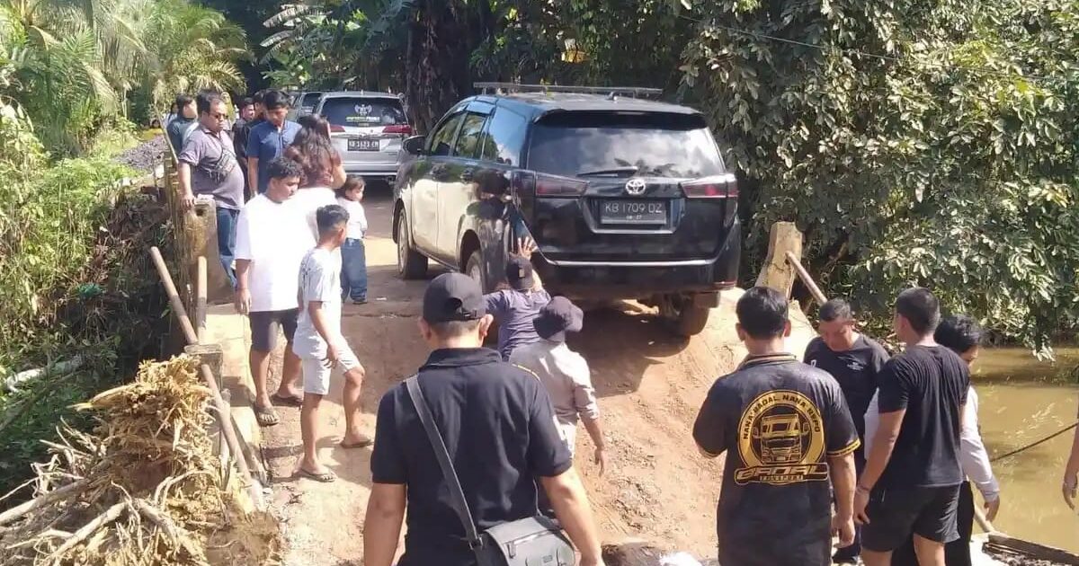 Jembatan Temurak Meliau Rusak Akibat Hujan Deras