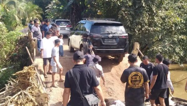 Jembatan Temurak Meliau Rusak Akibat Hujan Deras
