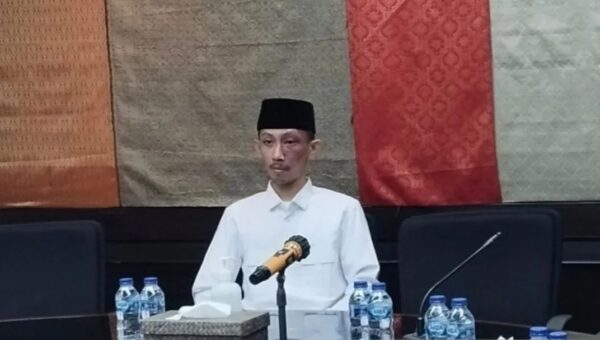 Viral Merokok saat Rapat, Legislator Jember Minta Maaf