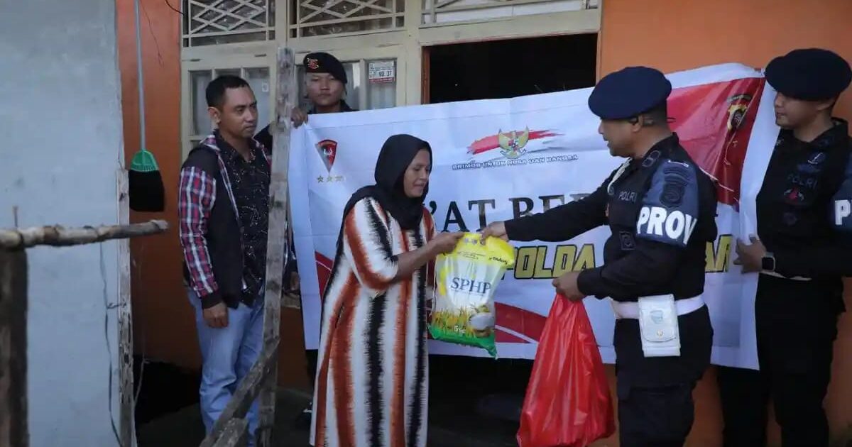 Satbrimob Polda Kalbar Gelar Jumat Berbagi di Empat Daerah