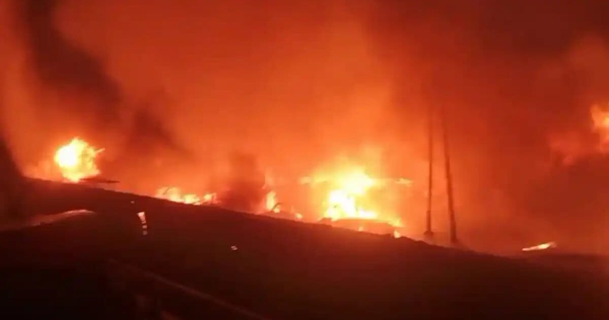 Gudang Barang Bekas di Tebas Sambas Ludes Terbakar, Kerugian Capai Ratusan Juta