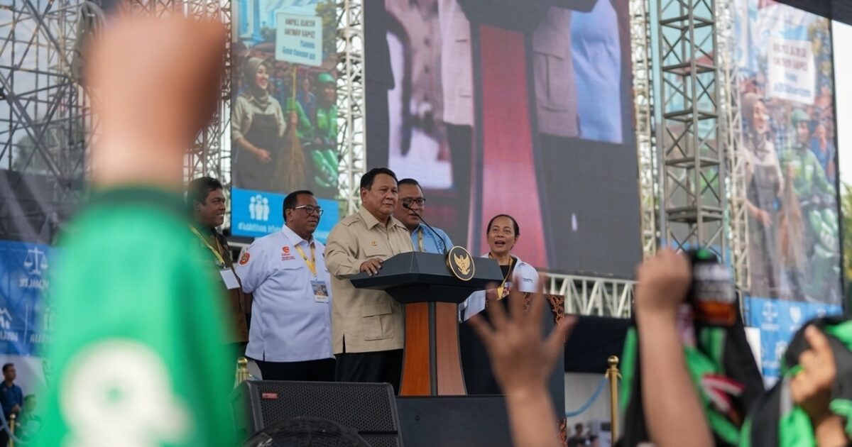 Prabowo Hadiri May Day, Buruh Soroti Upah dan PHK