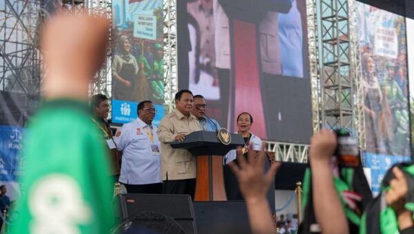 Prabowo Hadiri May Day, Buruh Soroti Upah dan PHK