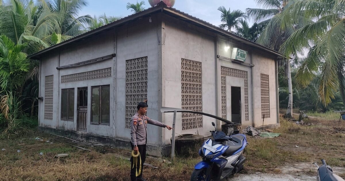 Jemaah Masjid di Bengkayang Tewas Ditusuk Samurai