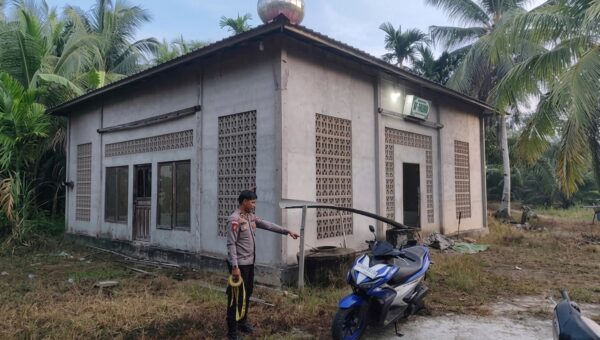 Jemaah Masjid di Bengkayang Tewas Ditusuk Samurai