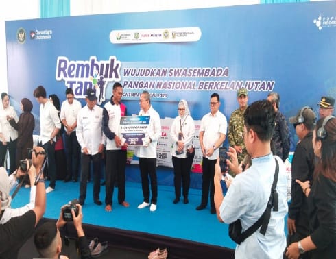 Zulkifli Hasan Kunjungi Kalbar, Dorong Swasembada Pangan