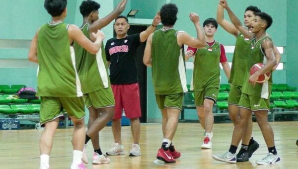 Ismael Yakin 12 Pemain Timnas U18 Lolos ke Piala Asia