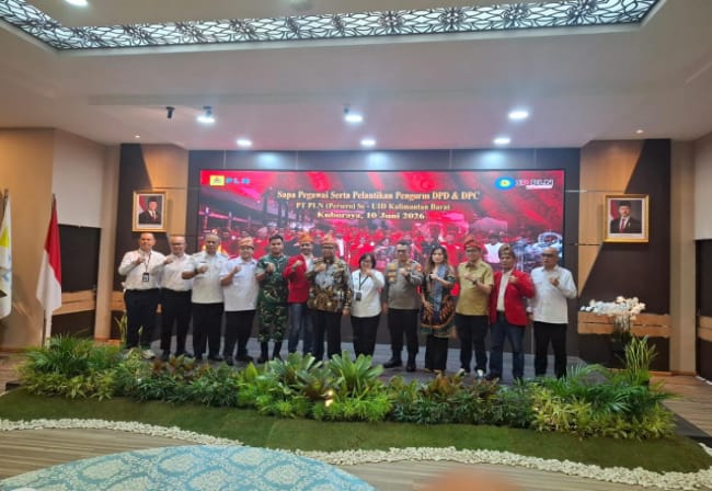 Wamenaker Lantik Pengurus Serikat Pekerja PLN Kalbar 2026-2030