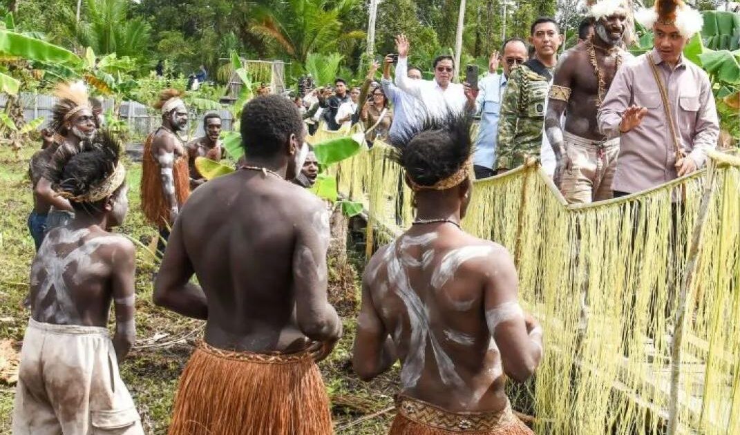 Wapres Gibran Dukung Sagu Asmat Jadi Pangan Lokal