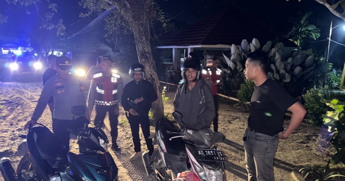 Sisir Titik Rawan Hingga Tempat Nongkrong Pemuda, Patroli Gabungan Polres Landak Jaga Kamtibmas
