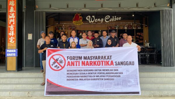 Warga Sanggau Deklarasi Anti Narkotika Perbatasan