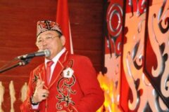 aggota DPD RI Cornelis ajak masyrakat untuk mengibarkan bendera merah putih selama bulan kemerdekaan.