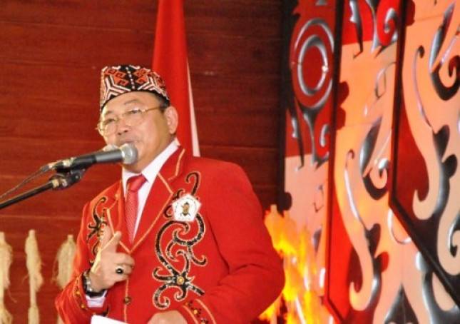 Cornelis Ajak Masyarakat Dayak Kibarkan Merah Putih di HUT RI