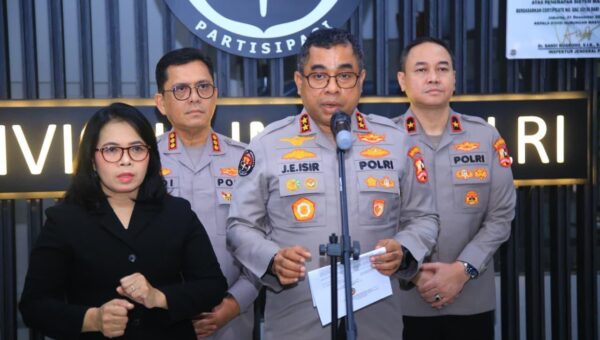 Polri Kerahkan 300 Brimob Atasi Karhutla Kalbar.