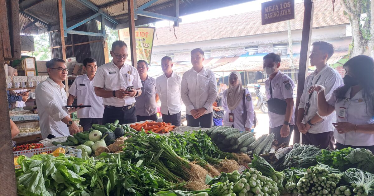 Sidak Pasar Ngabang: Cabai Rawit Tembus Rp100 Ribu.