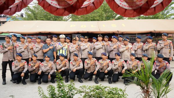 30 Brimob Perkuat Penanganan Karhutla di Bengkayang