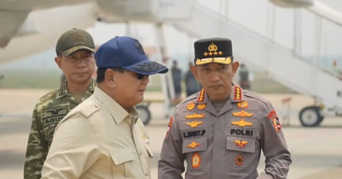 Presiden Prabowo Subianto Tinjau Langsung Penanggulangan Karhutla di Kalimantan Barat