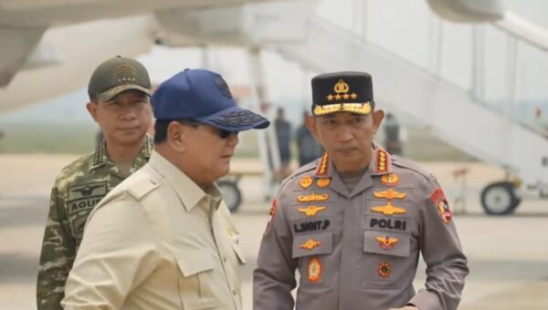 Presiden Prabowo Subianto Tinjau Langsung Penanggulangan Karhutla di Kalimantan Barat