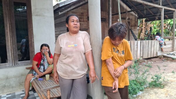 Warga Sekadau Keluhkan Air Hitam dan Gatal-Gatal